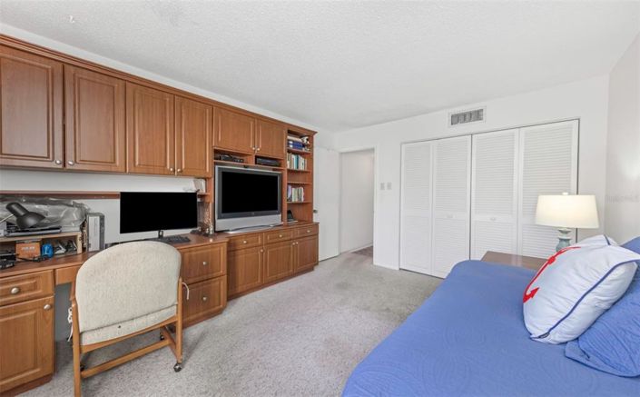 Image No.20-4 Bed Property for sale