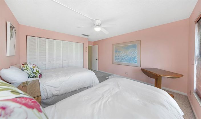 Image No.26-4 Bed Property for sale