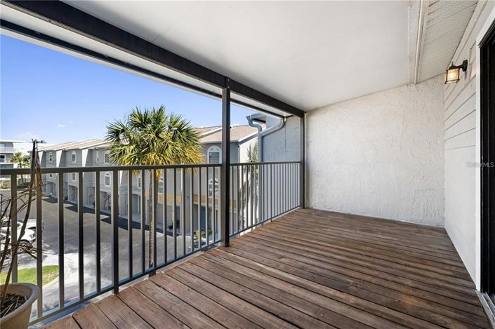 Image No.28-2 Bed Townhouse for sale