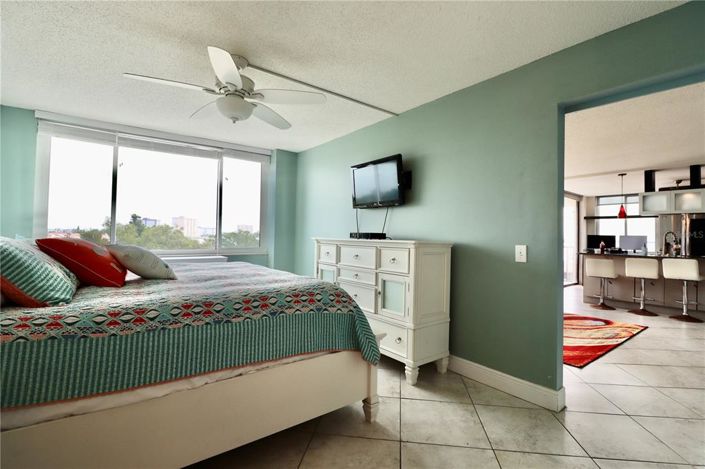 Image No.13-2 Bed Property for sale