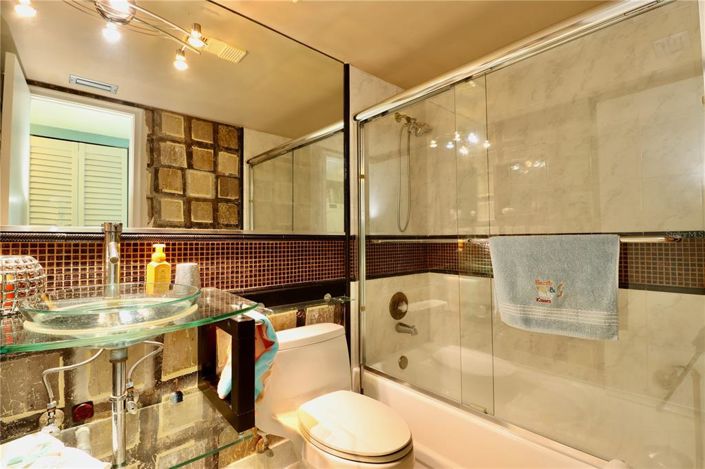 Image No.15-2 Bed Property for sale