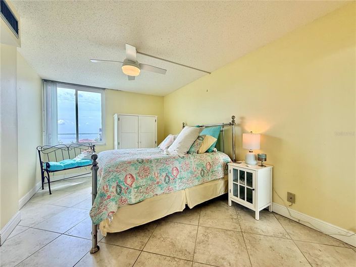 Image No.18-2 Bed Property for sale