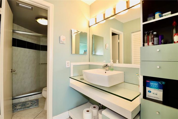 Image No.20-2 Bed Property for sale