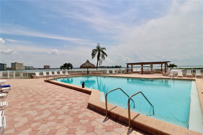 Image No.32-2 Bed Property for sale