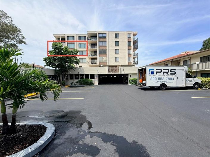 Image No.45-2 Bed Property for sale