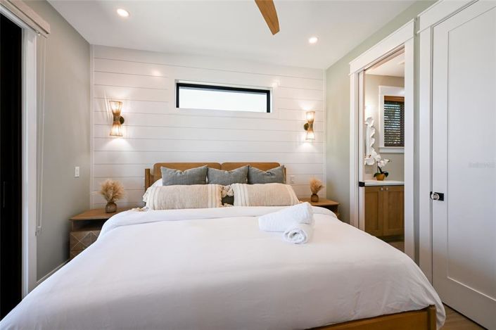 Image No.28-4 Bed Property for sale