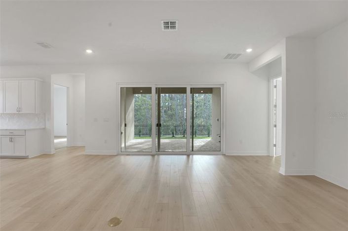Image No.25-4 Bed Property for sale