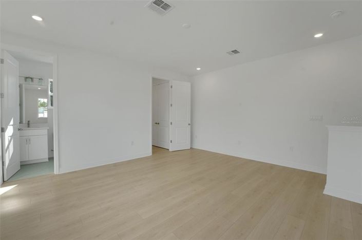 Image No.8-4 Bed Property for sale