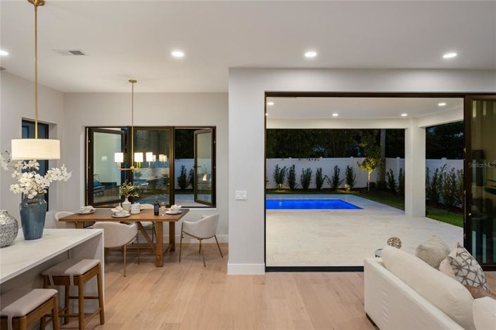Image No.17-4 Bed Property for sale