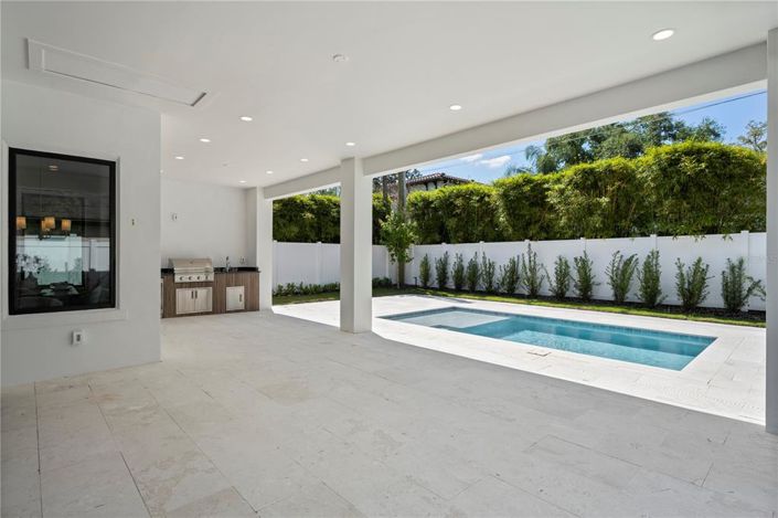 Image No.32-4 Bed Property for sale