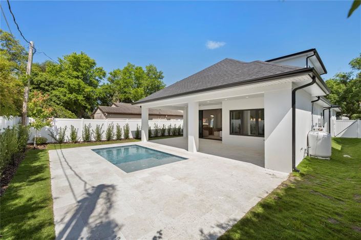 Image No.40-4 Bed Property for sale