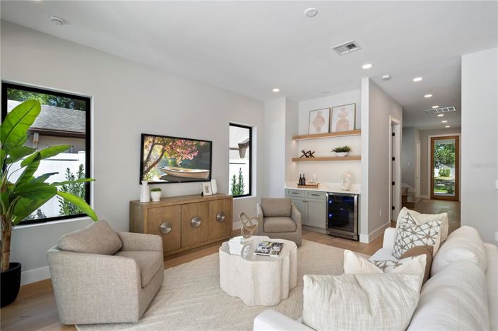 Image No.6-4 Bed Property for sale