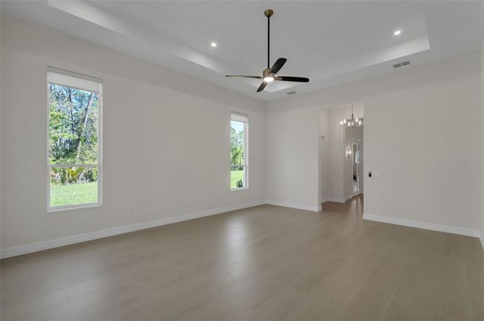 Image No.33-5 Bed Property for sale