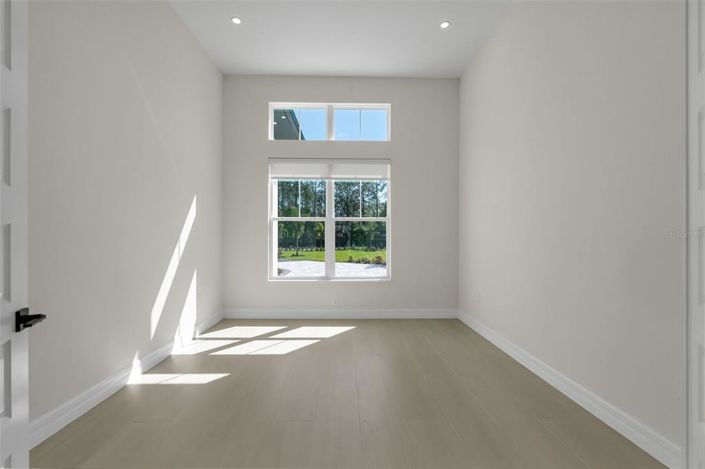 Image No.46-5 Bed Property for sale