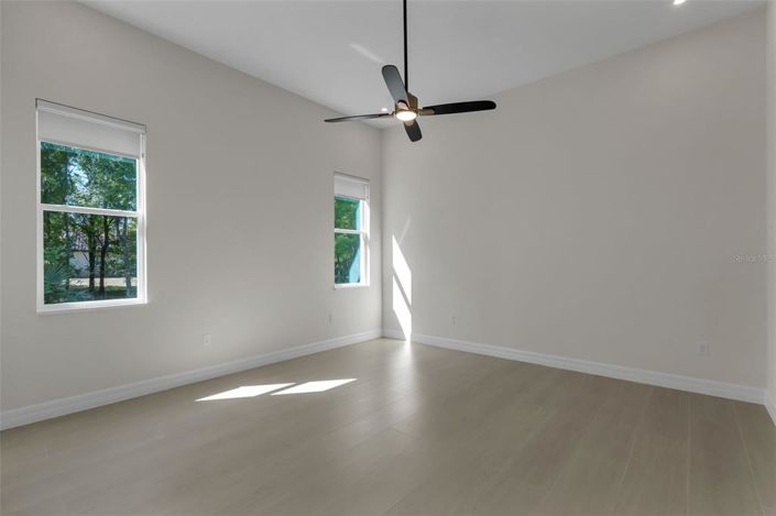 Image No.48-5 Bed Property for sale