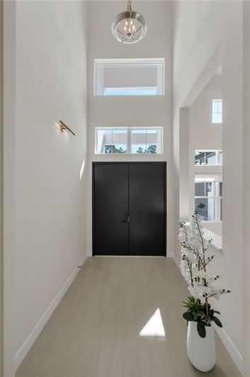 Image No.8-5 Bed Property for sale