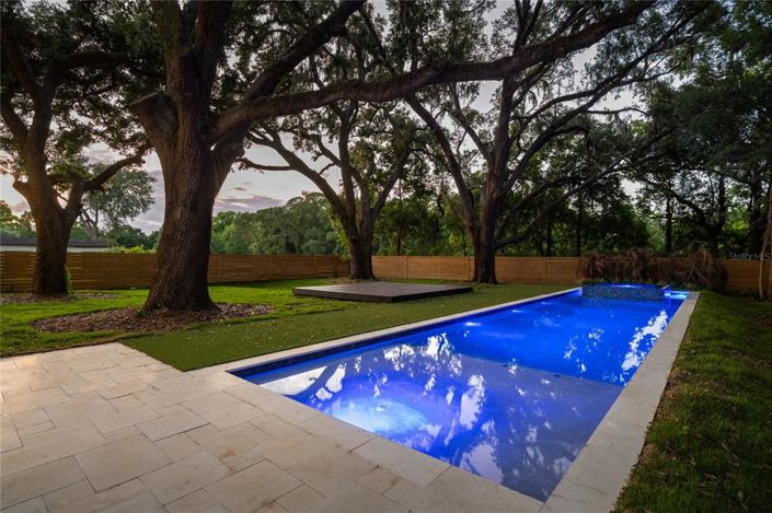 Image No.35-5 Bed Property for sale