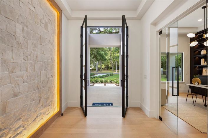 Image No.4-5 Bed Property for sale