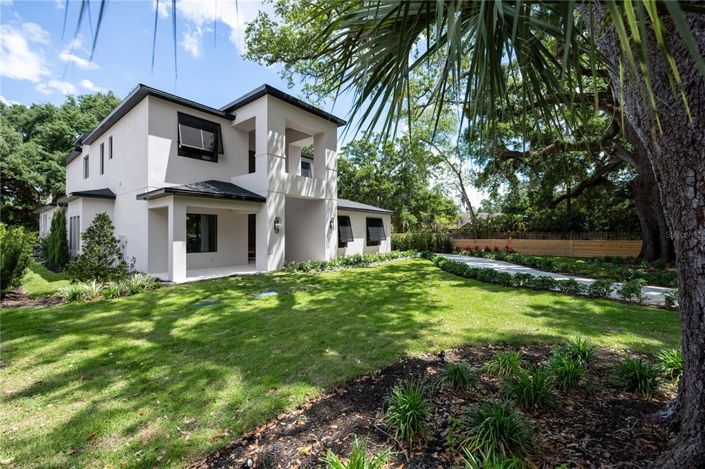 Image No.43-5 Bed Property for sale