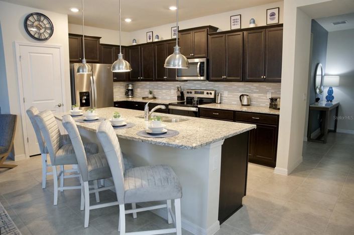 Image No.4-5 Bed Townhouse for sale