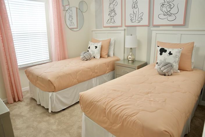 Image No.9-5 Bed Townhouse for sale