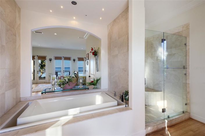 Image No.15-4 Bed Property for sale