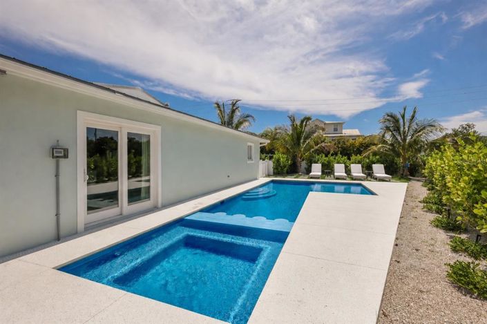 Image No.27-3 Bed Property for sale