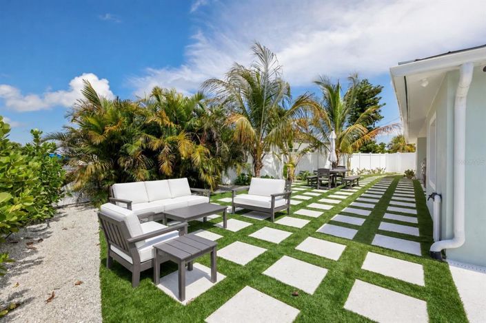 Image No.30-3 Bed Property for sale