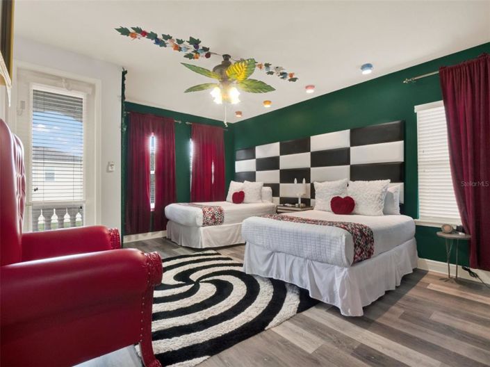 Image No.27-5 Bed Property for sale