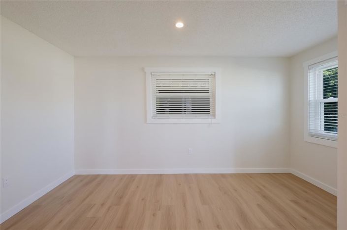 Image No.28-2 Bed Property for sale