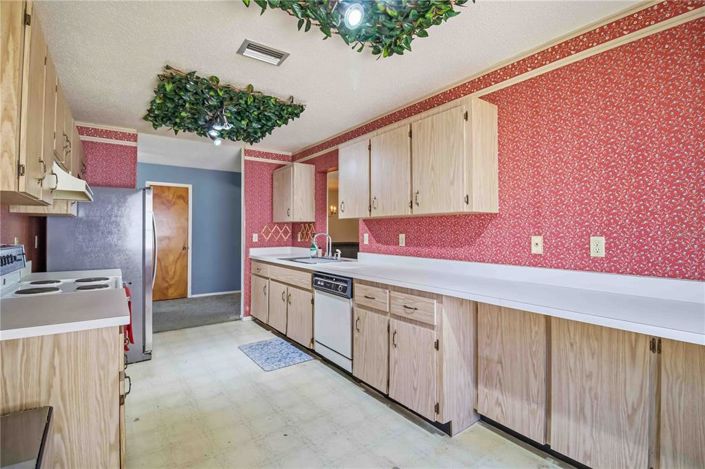 Image No.19-3 Bed Property for sale