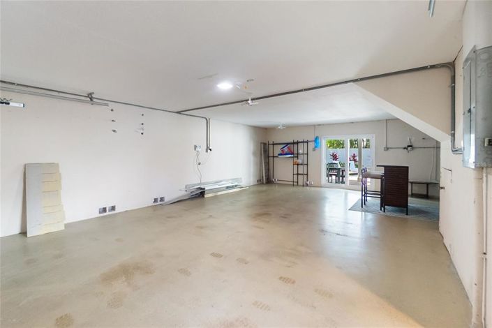 Image No.55-3 Bed Property for sale