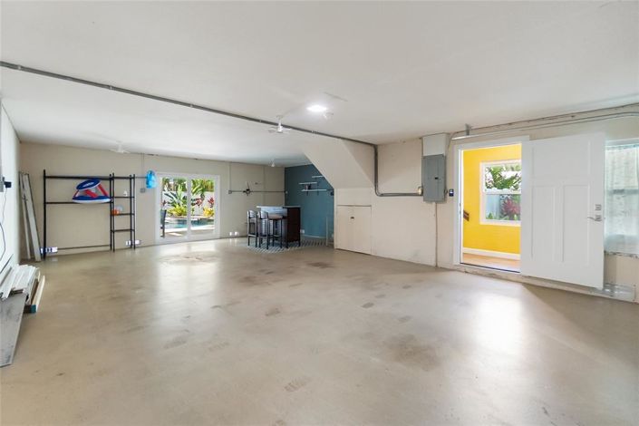 Image No.56-3 Bed Property for sale