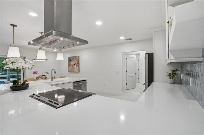 Image No.30-4 Bed Property for sale