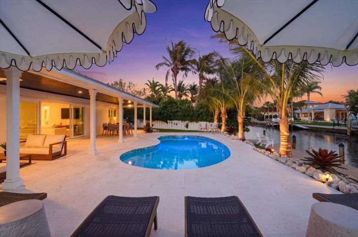 Image No.4-4 Bed Property for sale