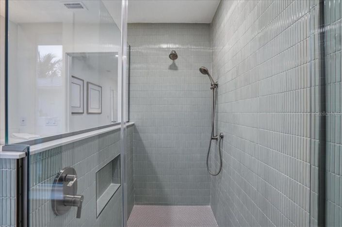Image No.50-4 Bed Property for sale