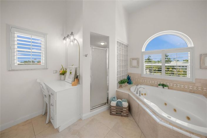 Image No.26-2 Bed Property for sale
