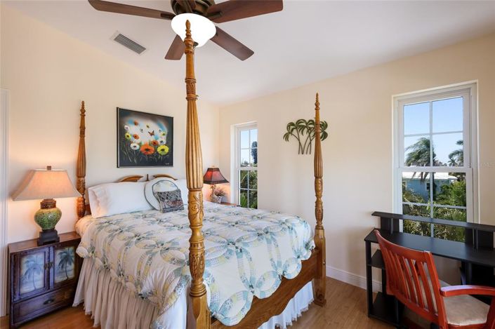 Image No.22-4 Bed Property for sale