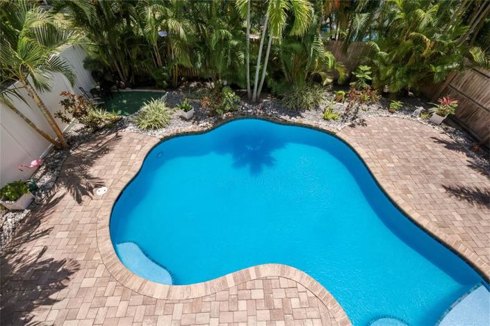 Image No.30-4 Bed Property for sale