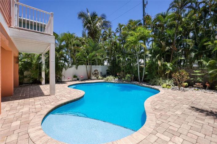 Image No.38-4 Bed Property for sale