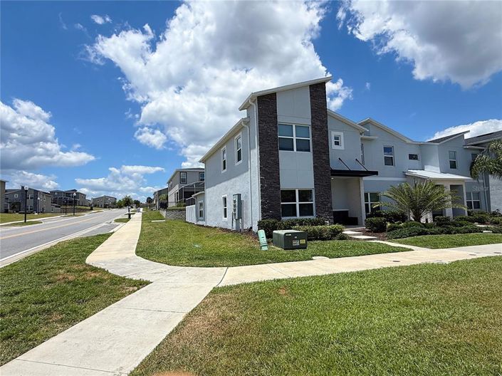 Image No.3-5 Bed Townhouse for sale