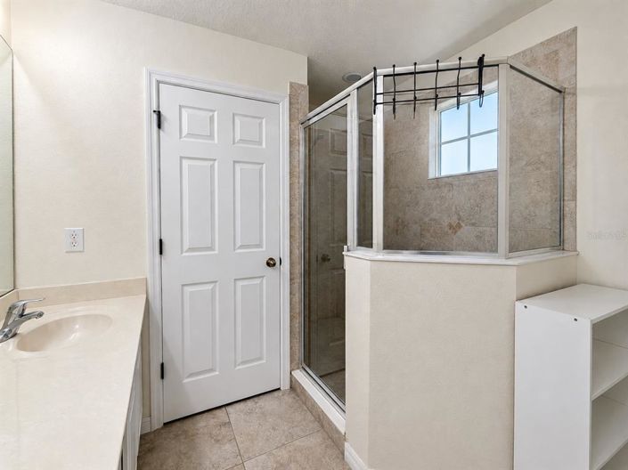 Image No.27-4 Bed Townhouse for sale