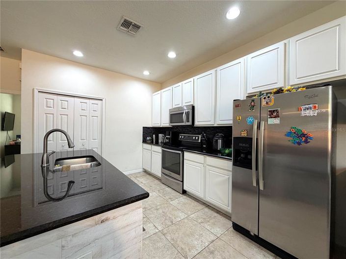 Image No.7-4 Bed Townhouse for sale