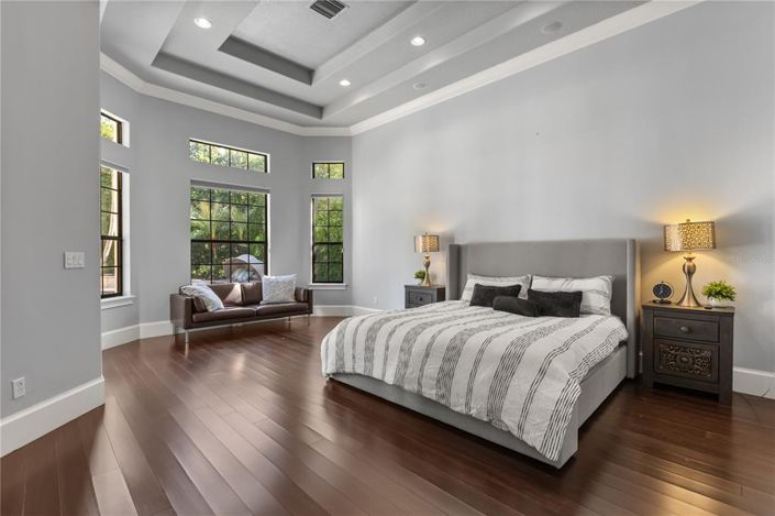 Image No.19-5 Bed Property for sale
