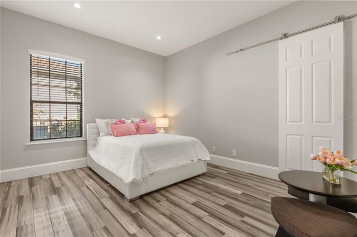 Image No.29-5 Bed Property for sale