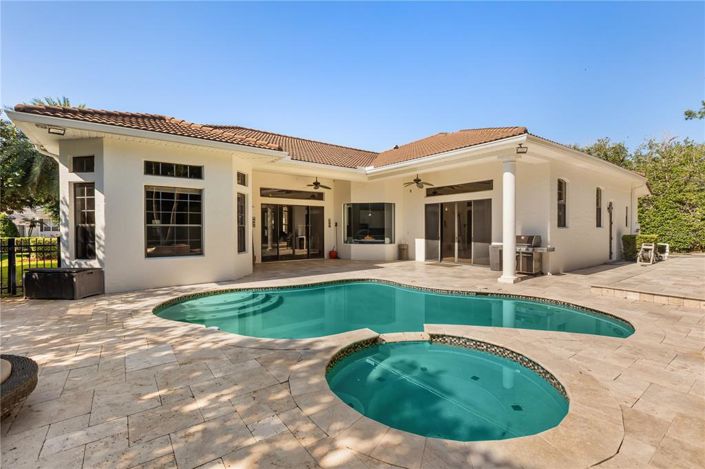 Image No.34-5 Bed Property for sale