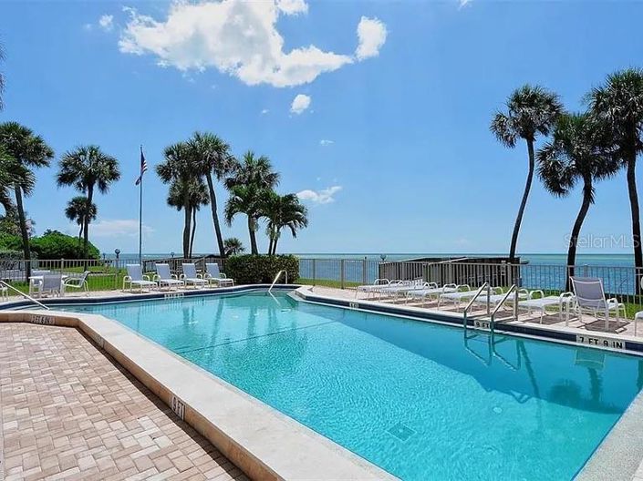 Image No.2-Propriété de 2 chambres à vendre à Sarasota