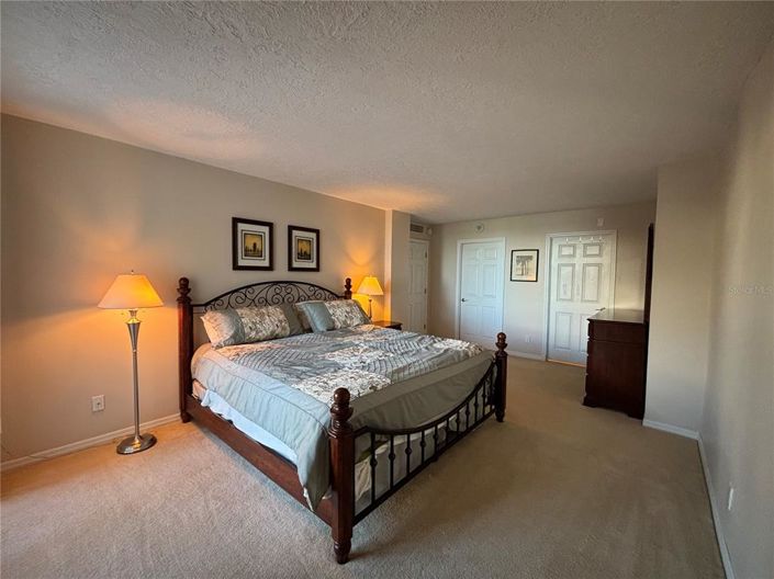 Image No.6-Propriété de 2 chambres à vendre à Sarasota