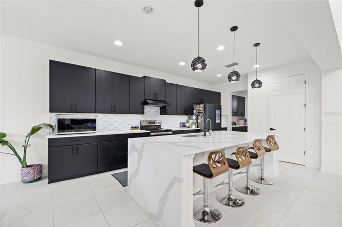 Image No.5-5 Bed Property for sale