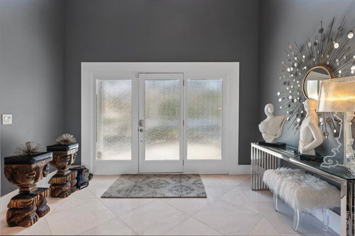 Image No.5-6 Bed Property for sale